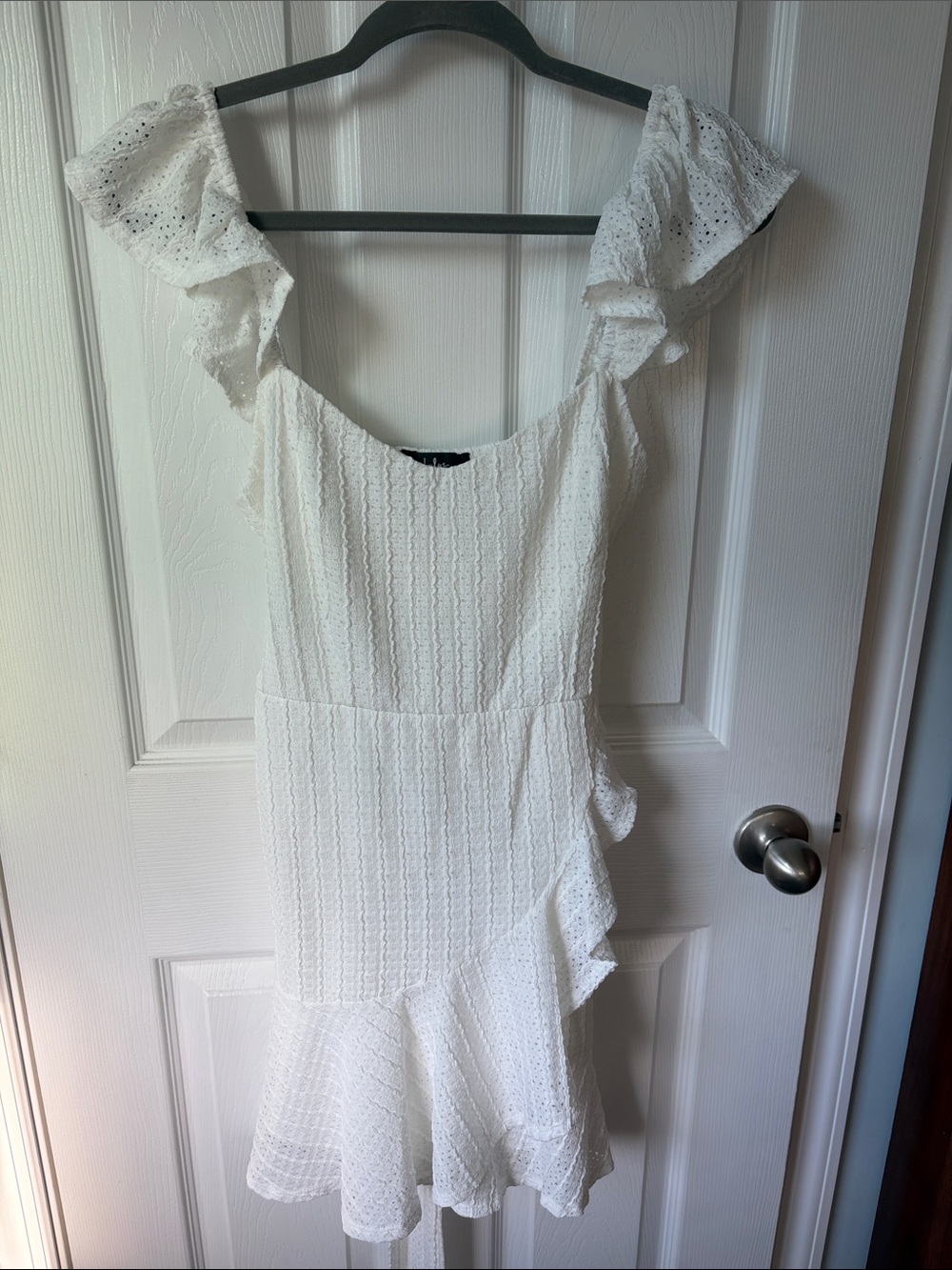 Lulu's White Textured Eyelet Top